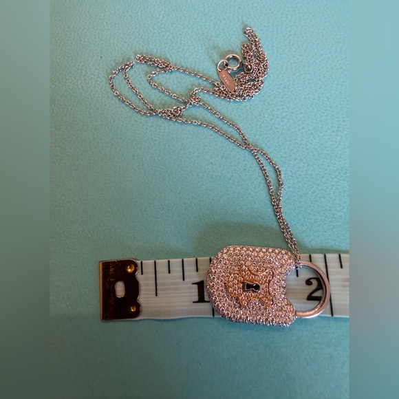 Tiffany&Co. Vintage Lock Pendant, Platinum and 18 K with round brilliant . - Picture 10 of 10